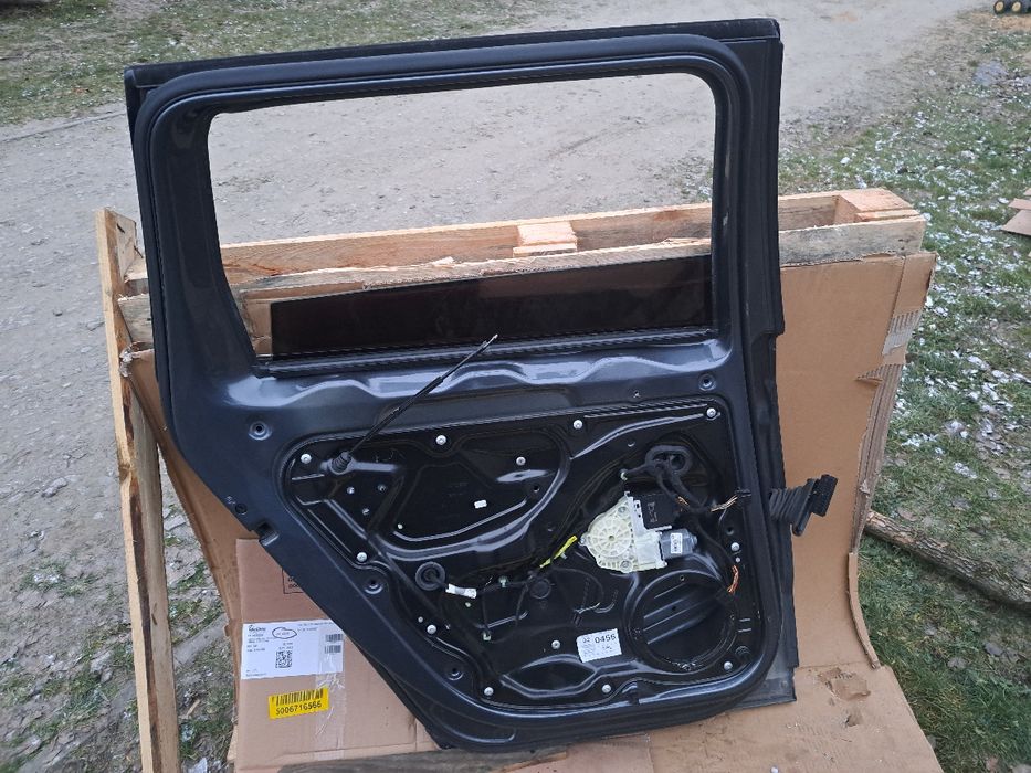 Drzwi lewe tylne Passat B7 LK7X