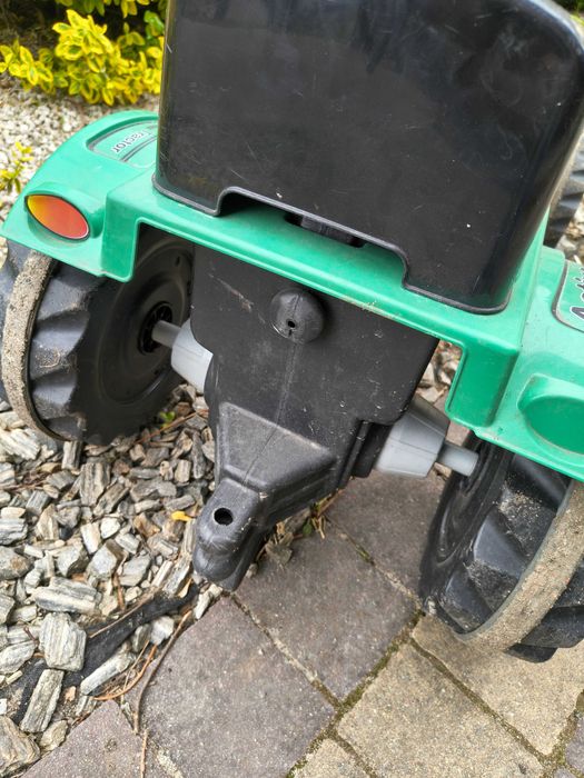 Traktorek dla dziecka na pedały