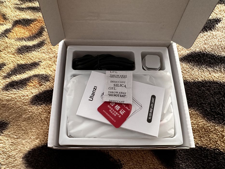 Накамерный свет ulanzi vl120 rgb новые