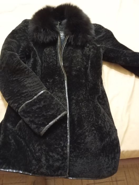 Продаю женскую шубку