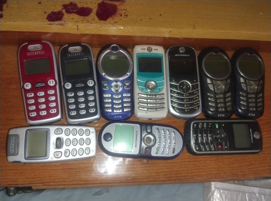 Продам лот кнопочних телефонів,можна і поштучно