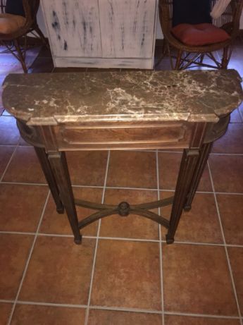 Consola antiga em excelente estado