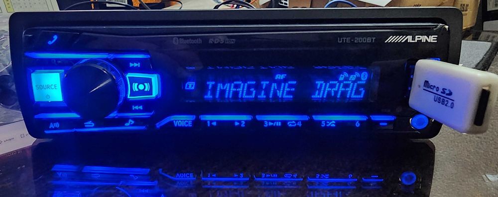 Alpine UTE-200BT c/ novo ligação Bluetooth e USB