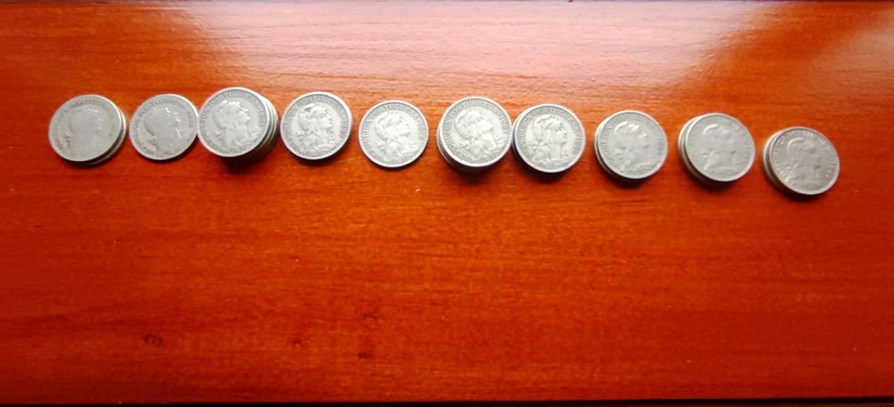 27 Moedas de 1 escudo