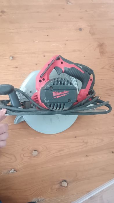 Циркулярка ручна