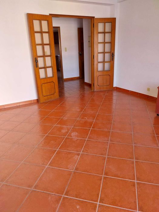 Apartamento T3 para venda em Ourém com varanda