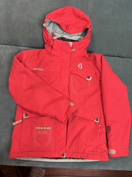 Зимова лижна куртка дівчинці 8-10 років, 140 розмір
