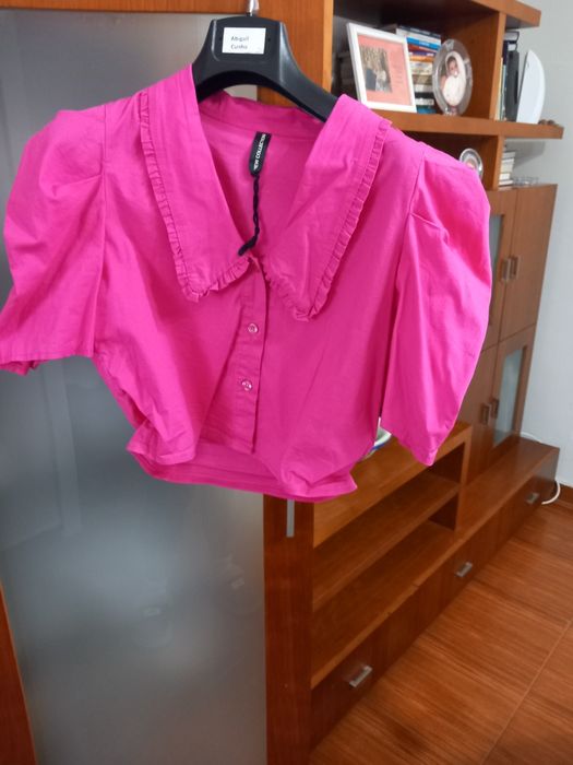 Lindo conjunto de saia e blusa