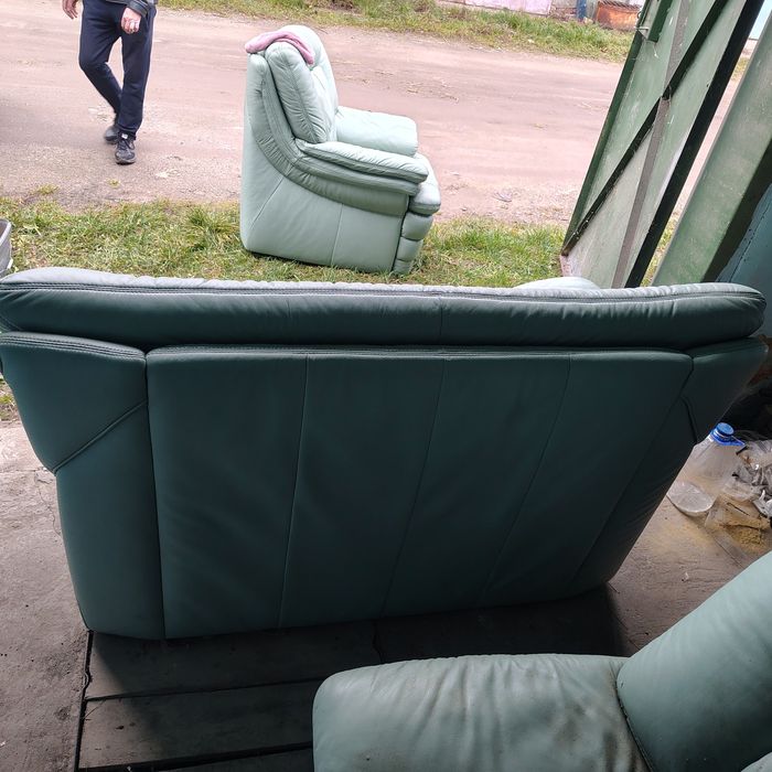 Продам  шкіряний гарнітур 3+2+1 .
