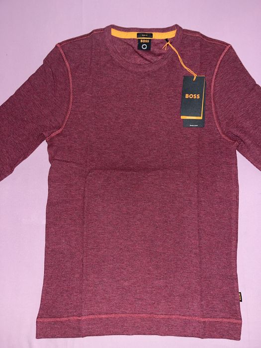 Wyprzedaż lekki swetr męski Hugo Boss.