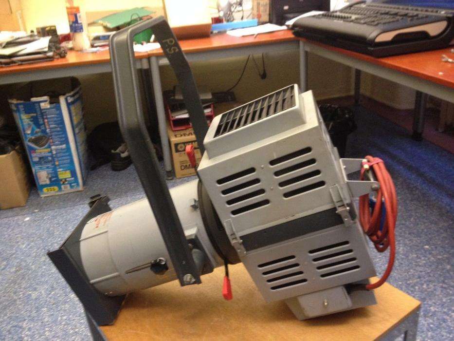 Projector recorte EMIL Niethammer Enispot HPS200/230 2KW