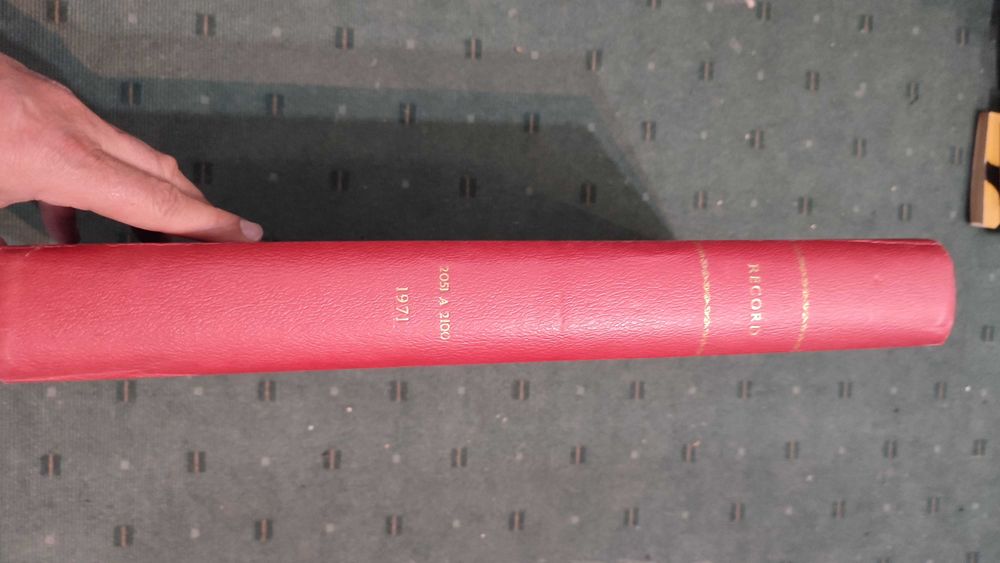 49 Jornais Record de 1971 encadernados num único volume