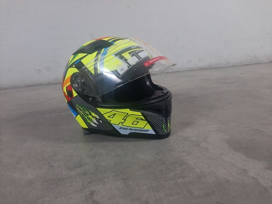 Vendo capacete novo