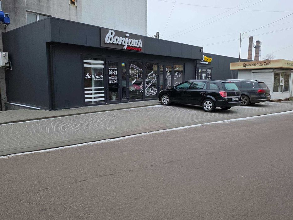 Оренда приміщення МАФ з ремонтом біля Торгового центру