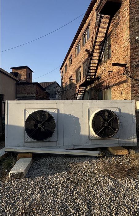 Промислове холодильне обладнання і сендвіч панелі з Європи