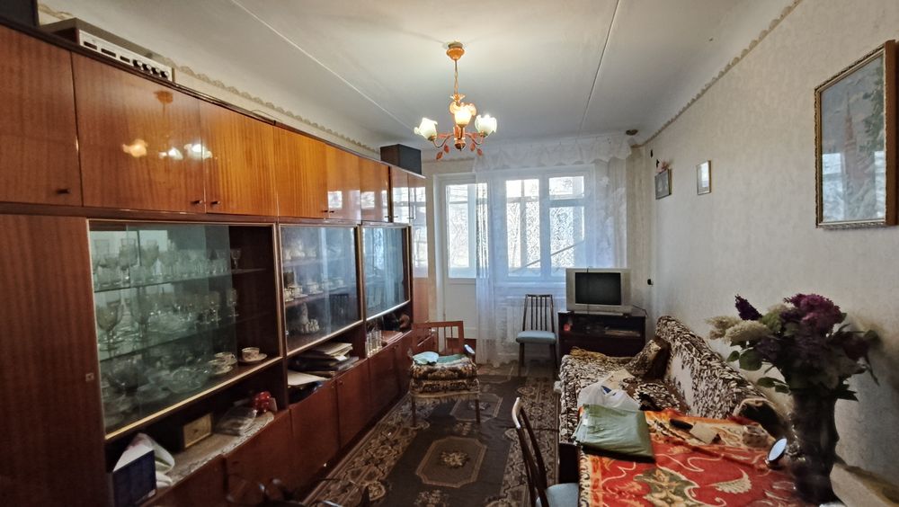 Продається 3 кімнатна квартира на 44 кварталі.