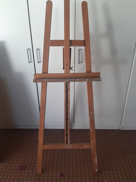 Cavalete em madeira, largura 50 cm