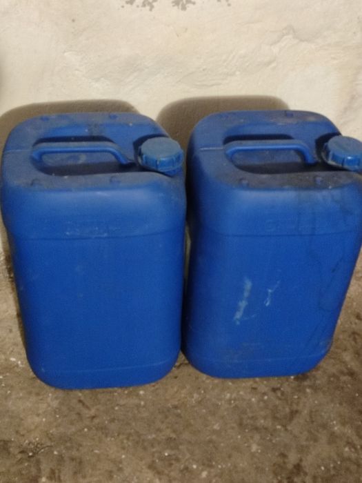 Каністра пластмасова