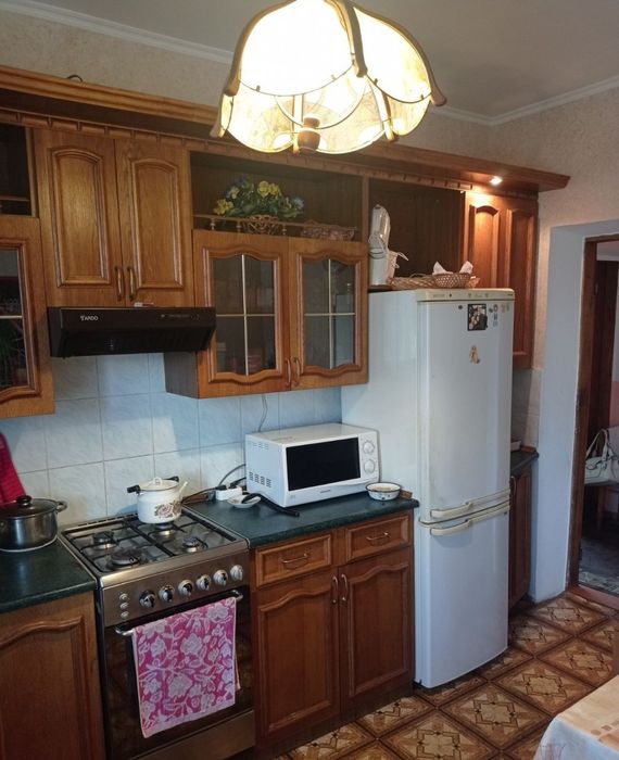 Продам затишний та просторий будинок у місті, для великої родини