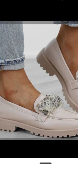 Buty zdobiona kryształkami