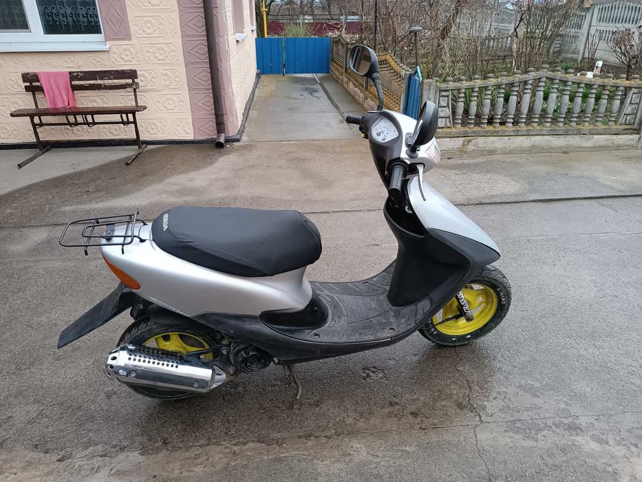 Honda dio af 35 в сірому кольорі