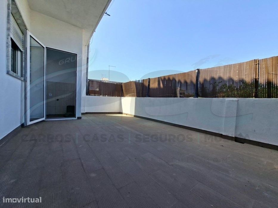 Apartamento T2 com terraço