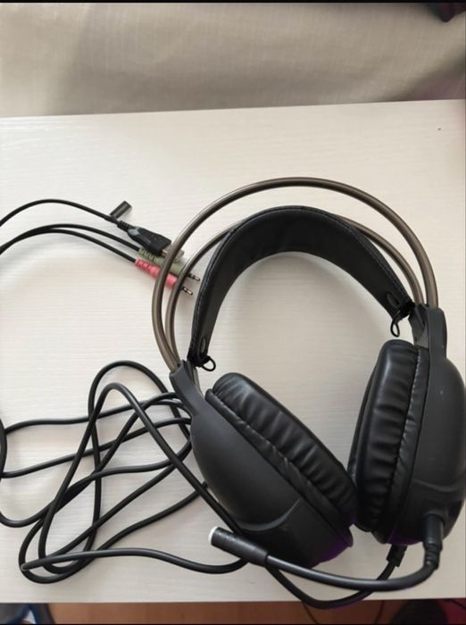 fones gamer da KLAIM