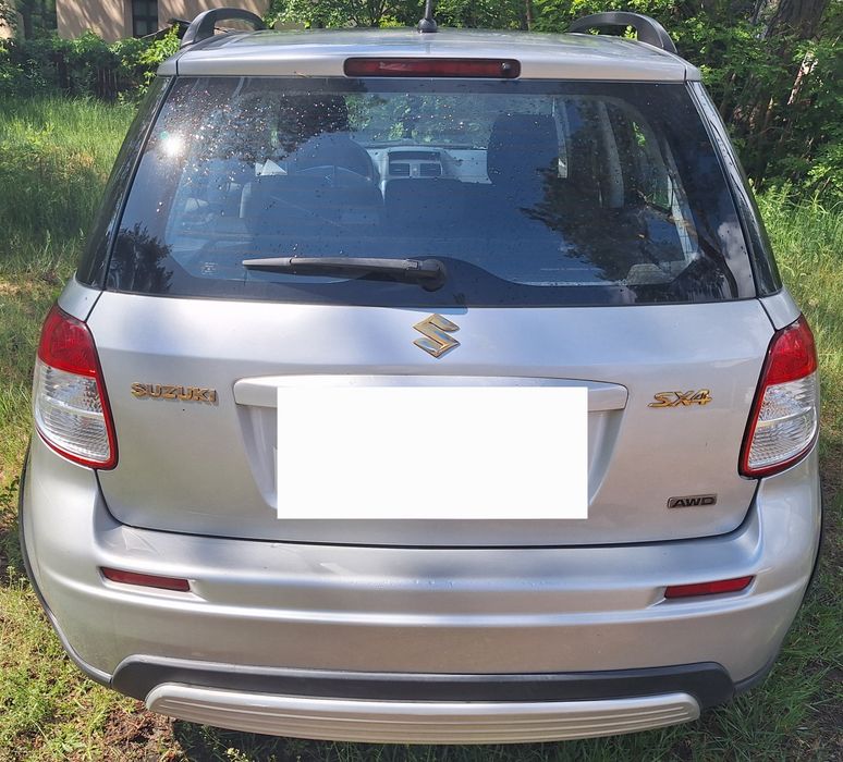 Suzuki SX4 srebrny