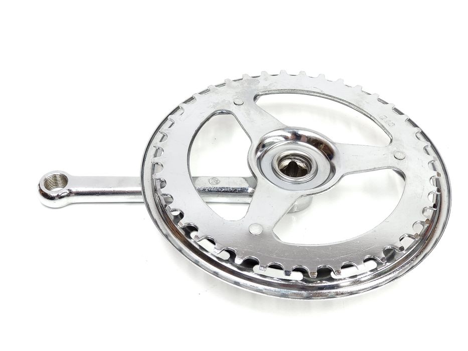 NOWA Korba prawa na kwadrat 40 zębów 16,3 cm Romet Universal PRL