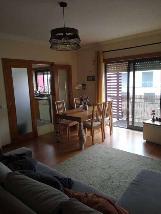 Apartamento T2 para arrendamento.