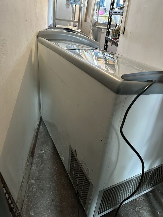 Холодильна ларь морозильна камера  вітрина морозилка торгове Juka