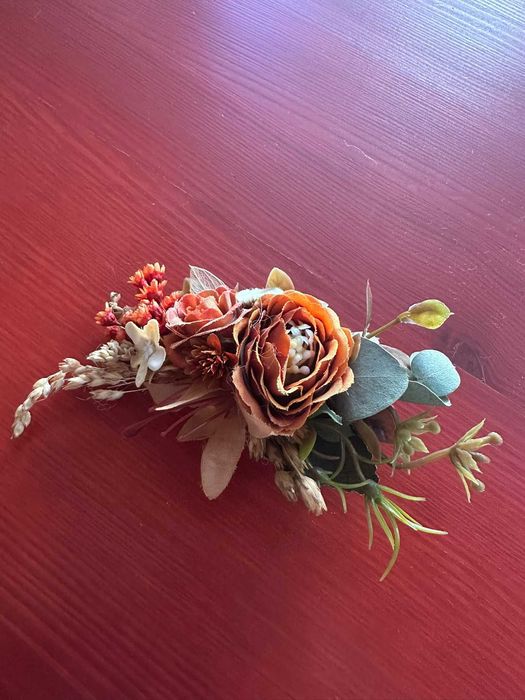 Acessórios de cabelo elegantes para noivas, madrinhas e damas de honor
