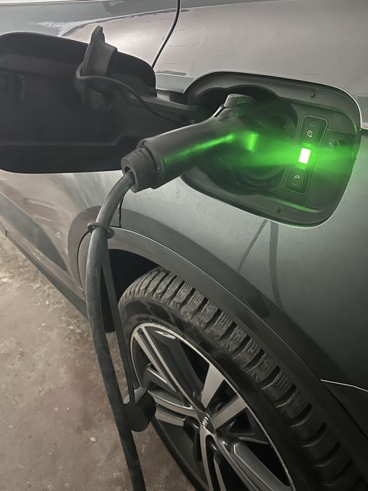 Продам Audi Q5  гибрид 2020