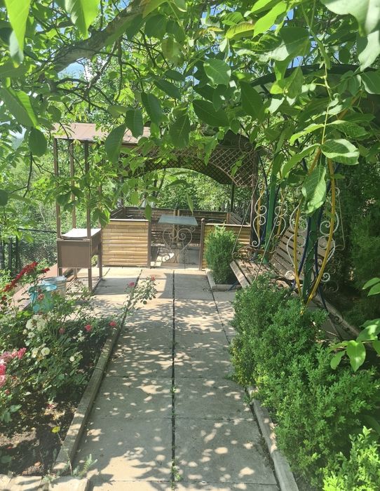 Продам благоустроенную дачу, 7км от города.