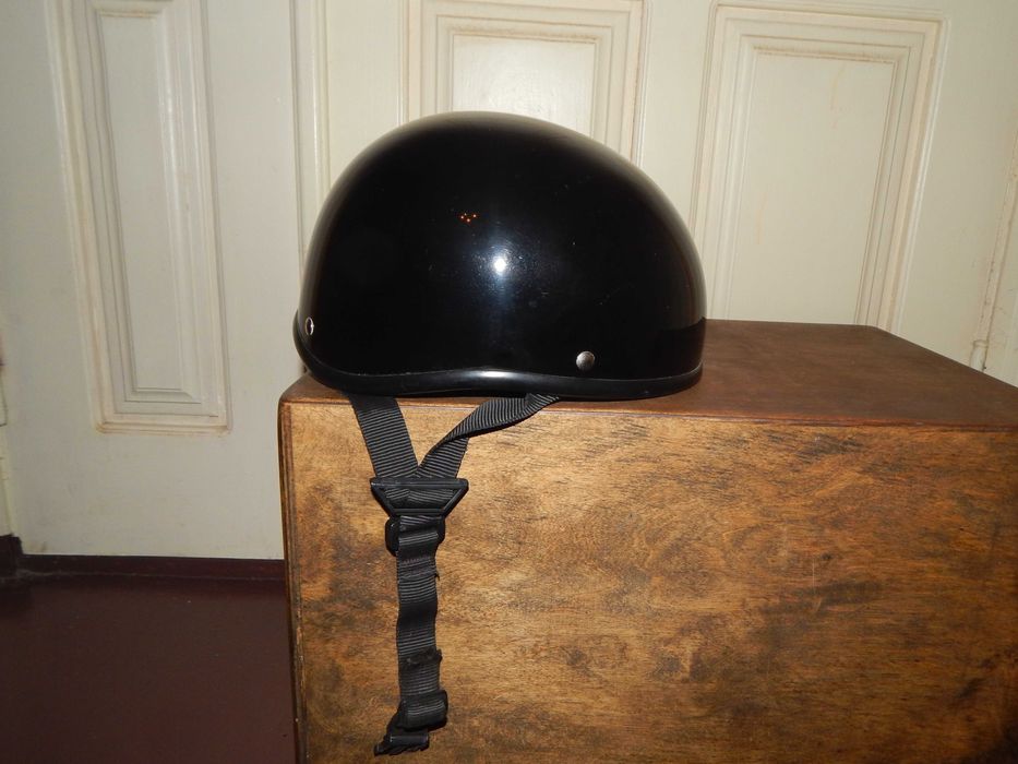 Мото шлем для мотоцикла вьетнамский черный классический шолом желудь