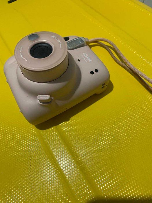 Instax 11 mini )