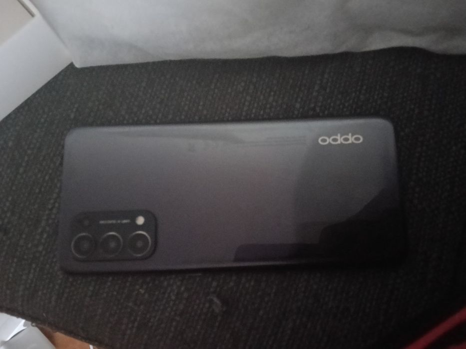 Estou a vender este OPPO Find X3 Lite