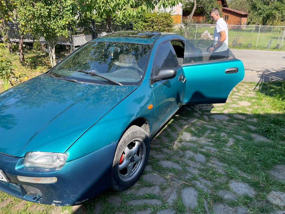 Продам Mazda 323F