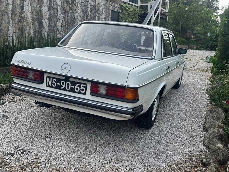 Mercedes-Benz W123