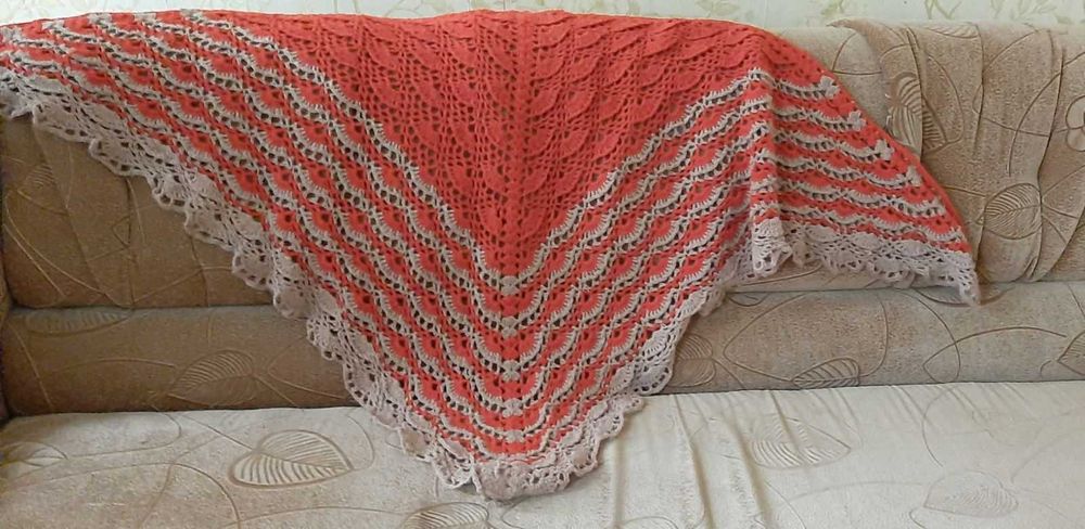 Шаль в'язана (ручна робота) НОВА