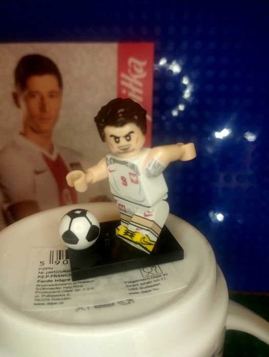 Robert Lewy Lewandowski gadżet kibica figurka kubek karta fan piłkarza