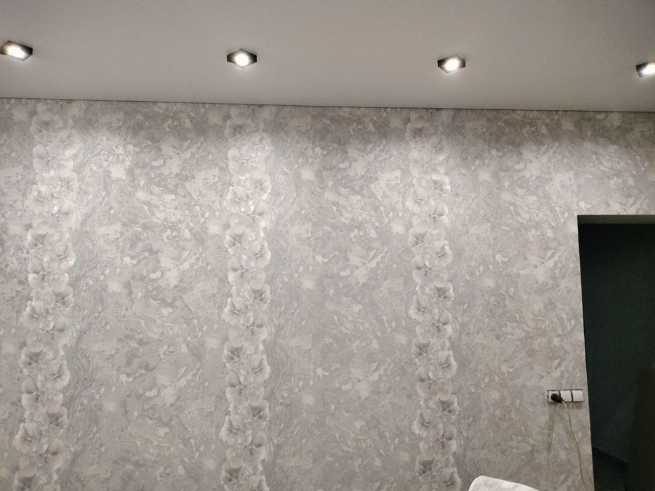 Поклейка обоїв шпалер