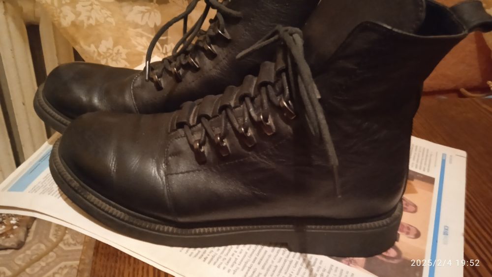 Высокие ботинки р. 39й