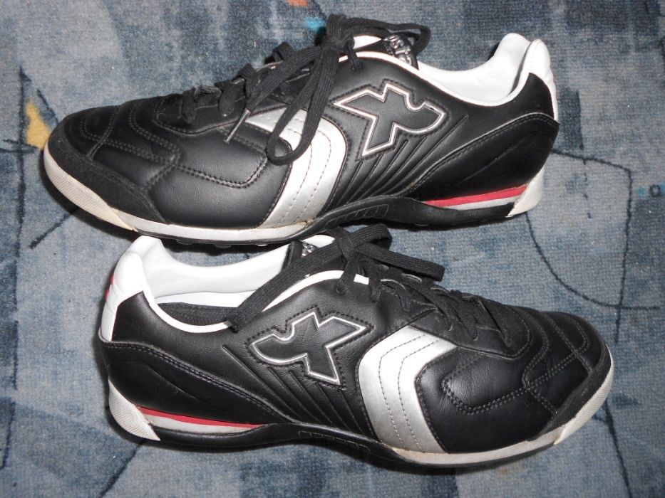 Сороконожки [футзалки]  Kipsta calcetto р.44 (28 см) Пр-во Китай