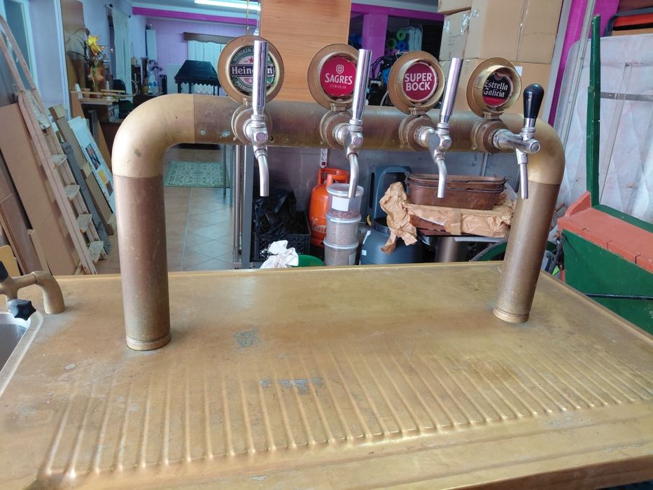 Balcão tiradora cerveja em latão