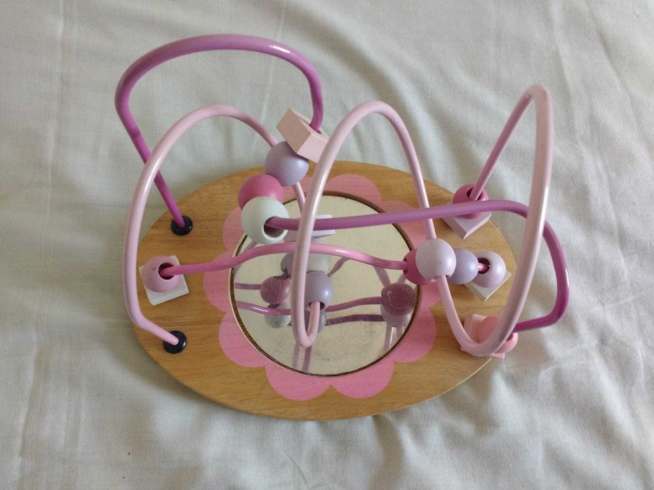 Labirinto de contas de madeira, para bebés a partir dos 18 meses