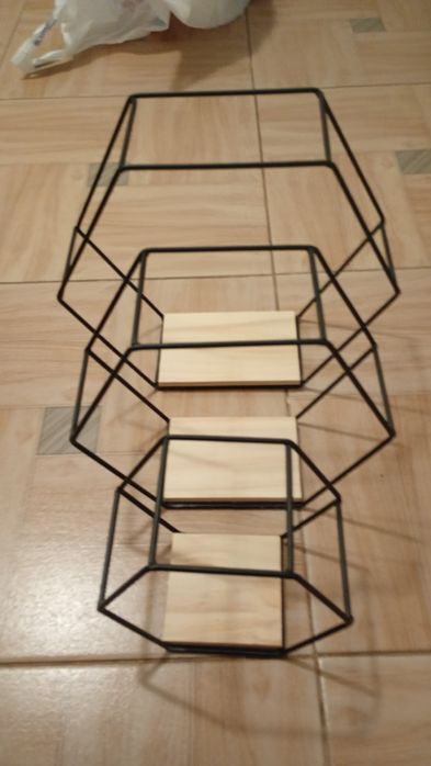 Полочки настенные