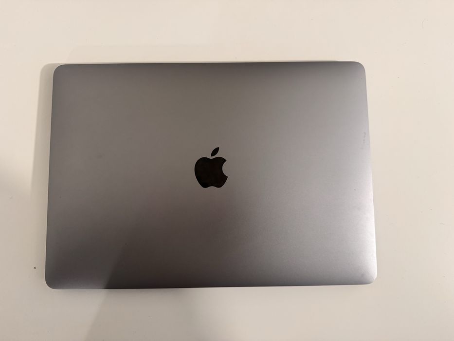 MacBook Air 2020 (13" Retina) - i5 Quad-Core / 8GB RAM