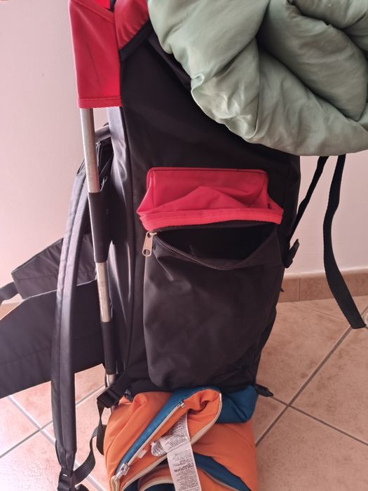 Mochila de campismo com armação de alumínio