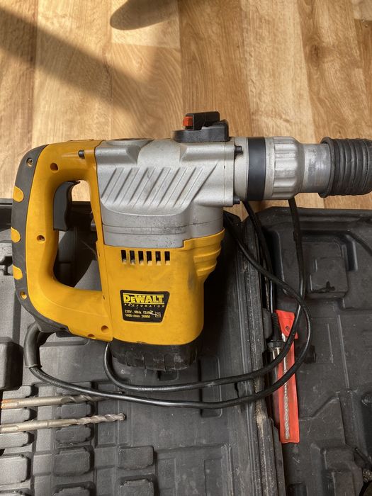 Перфоратор профессиональный DeWalt D25601K